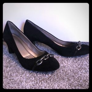 Easy spirit black pumps